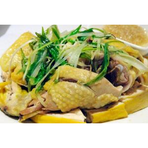 Gà tre hấp hành